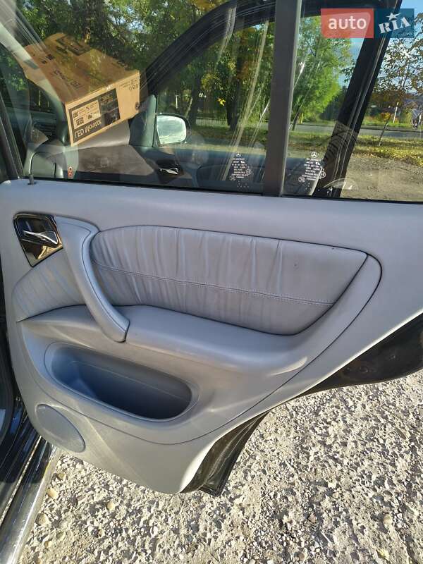 Позашляховик / Кросовер Mercedes-Benz M-Class 2004 в Ужгороді