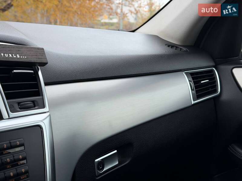 Позашляховик / Кросовер Mercedes-Benz M-Class 2013 в Кривому Розі