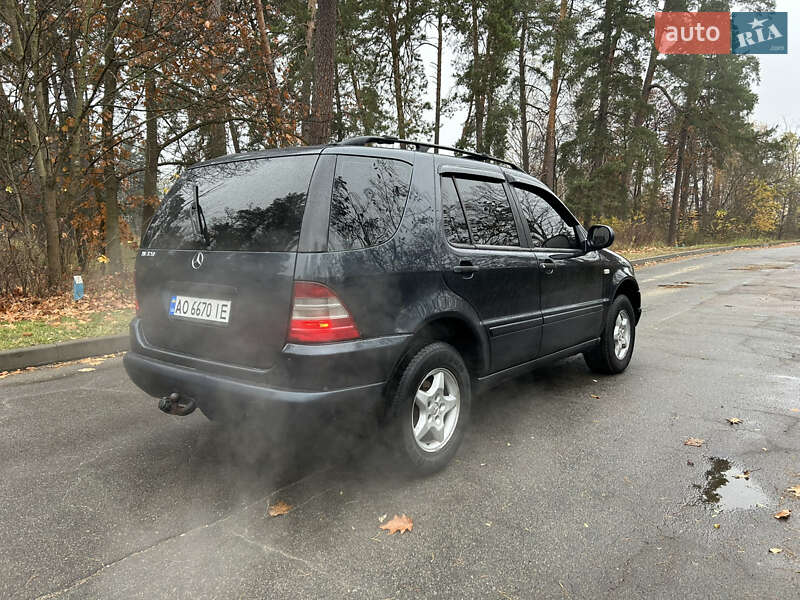 Внедорожник / Кроссовер Mercedes-Benz M-Class 2000 в Киеве