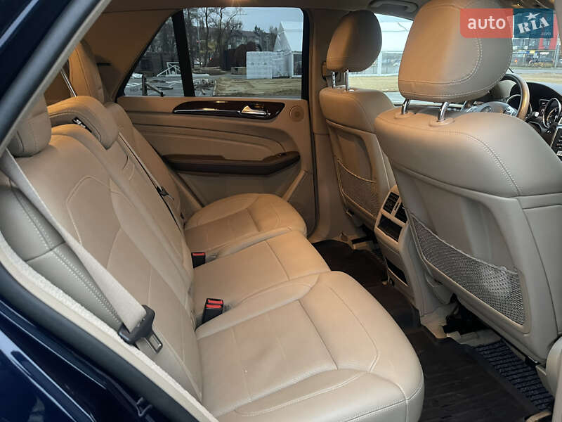 Внедорожник / Кроссовер Mercedes-Benz M-Class 2015 в Киеве