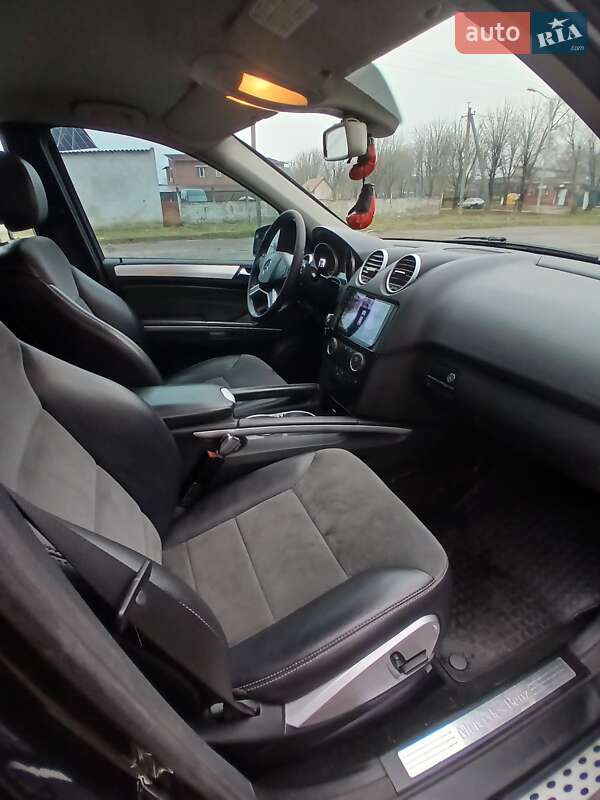 Позашляховик / Кросовер Mercedes-Benz M-Class 2010 в Солоному