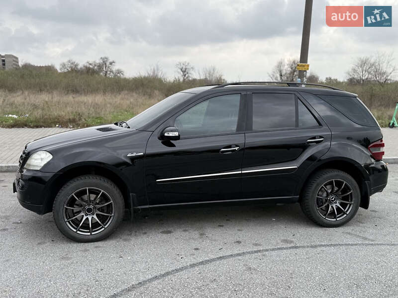 Позашляховик / Кросовер Mercedes-Benz M-Class 2006 в Запоріжжі