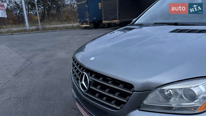 Позашляховик / Кросовер Mercedes-Benz M-Class 2012 в Шепетівці