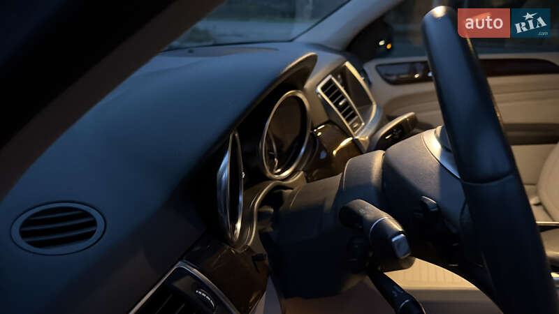 Позашляховик / Кросовер Mercedes-Benz M-Class 2012 в Шепетівці