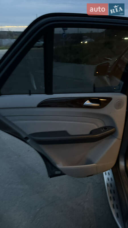 Позашляховик / Кросовер Mercedes-Benz M-Class 2012 в Шепетівці