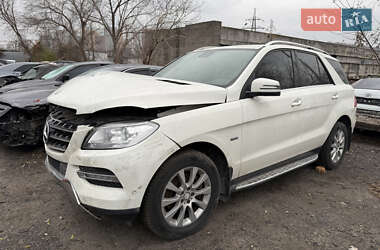 Позашляховик / Кросовер Mercedes-Benz M-Class 2012 в Києві