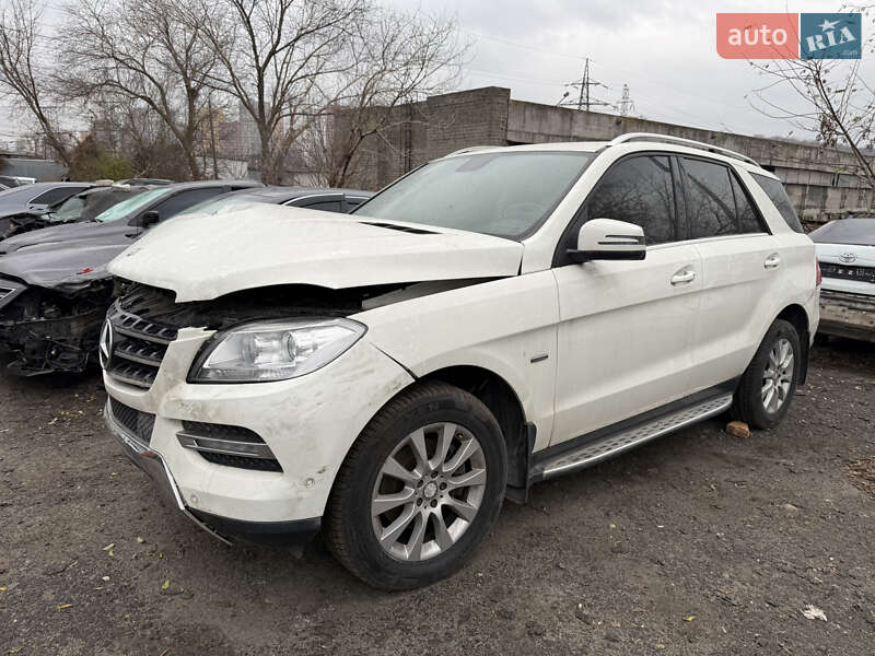 Mercedes-Benz M-Class 2012 Mercedes-Benz M-Class 2012