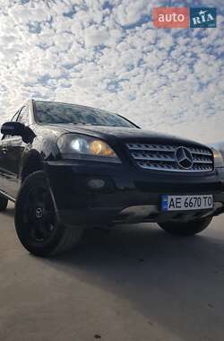 Внедорожник / Кроссовер Mercedes-Benz M-Class 2006 в Павлограде