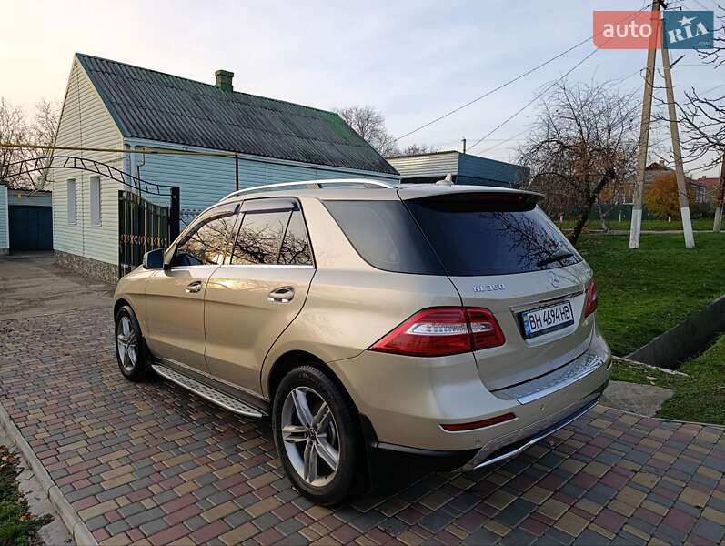 Внедорожник / Кроссовер Mercedes-Benz M-Class 2013 в Подольске фото 6 Внедорожник / Кроссовер Mercedes-Benz M-Class 2013 в Подольске