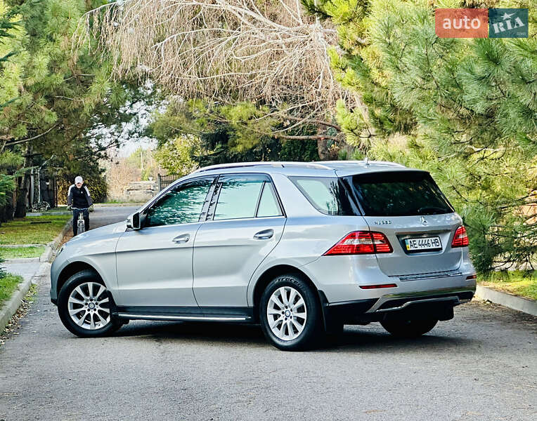 Позашляховик / Кросовер Mercedes-Benz M-Class 2012 в Дніпрі фото 3 Позашляховик / Кросовер Mercedes-Benz M-Class 2012 в Дніпрі