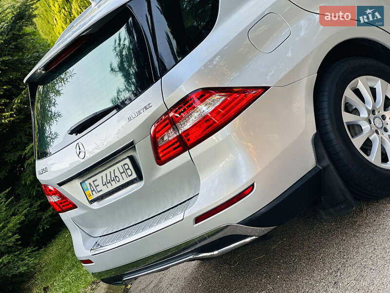 Позашляховик / Кросовер Mercedes-Benz M-Class 2012 в Дніпрі фото 11 Позашляховик / Кросовер Mercedes-Benz M-Class 2012 в Дніпрі