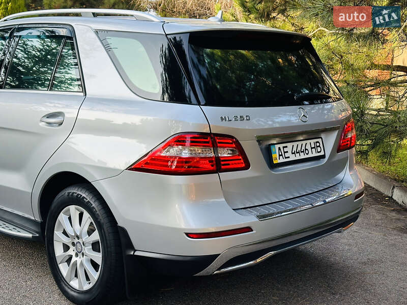 Позашляховик / Кросовер Mercedes-Benz M-Class 2012 в Дніпрі фото 27 Позашляховик / Кросовер Mercedes-Benz M-Class 2012 в Дніпрі