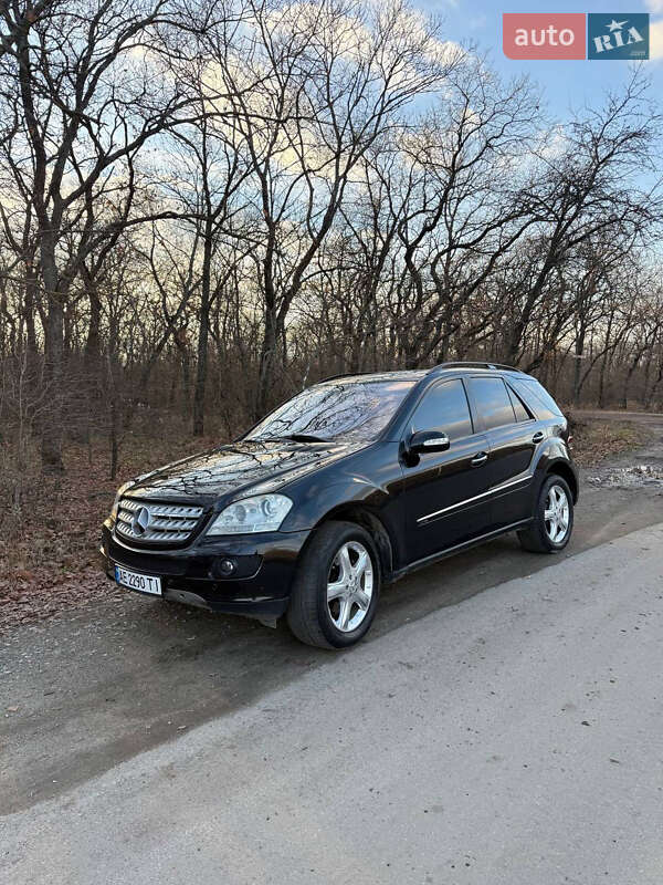 Mercedes-Benz M-Class 2006 Mercedes-Benz M-Class 2006