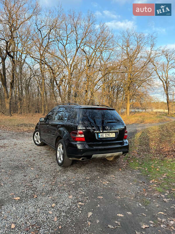 Внедорожник / Кроссовер Mercedes-Benz M-Class 2006 в Новомосковске фото 13 Внедорожник / Кроссовер Mercedes-Benz M-Class 2006 в Новомосковске