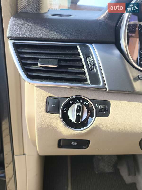 Позашляховик / Кросовер Mercedes-Benz M-Class 2011 в Чернівцях фото 10 Позашляховик / Кросовер Mercedes-Benz M-Class 2011 в Чернівцях