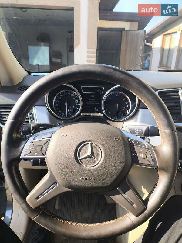 Позашляховик / Кросовер Mercedes-Benz M-Class 2011 в Чернівцях фото 12 Позашляховик / Кросовер Mercedes-Benz M-Class 2011 в Чернівцях