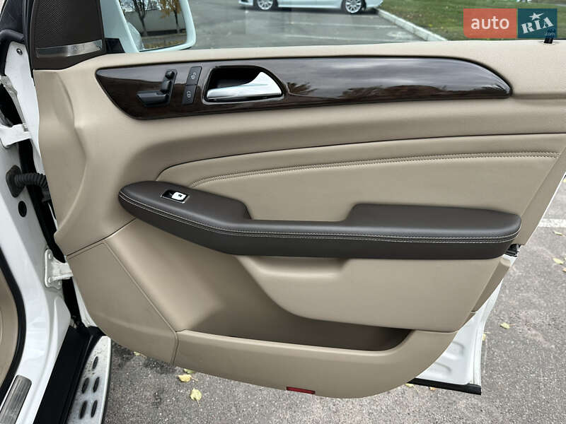 Внедорожник / Кроссовер Mercedes-Benz M-Class 2015 в Киеве