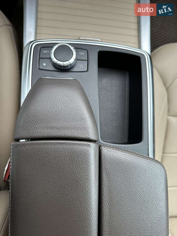 Внедорожник / Кроссовер Mercedes-Benz M-Class 2015 в Киеве