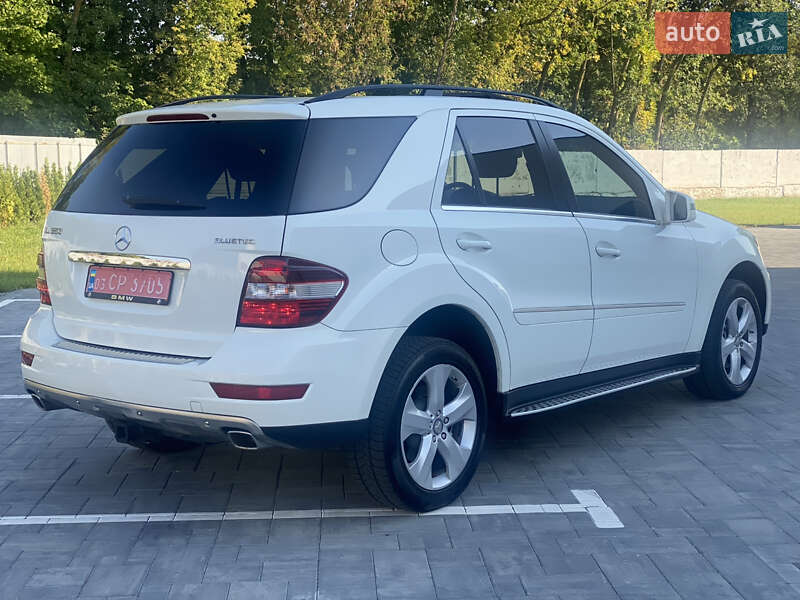 Внедорожник / Кроссовер Mercedes-Benz M-Class 2011 в Луцке