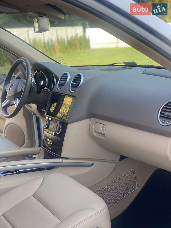 Внедорожник / Кроссовер Mercedes-Benz M-Class 2011 в Луцке