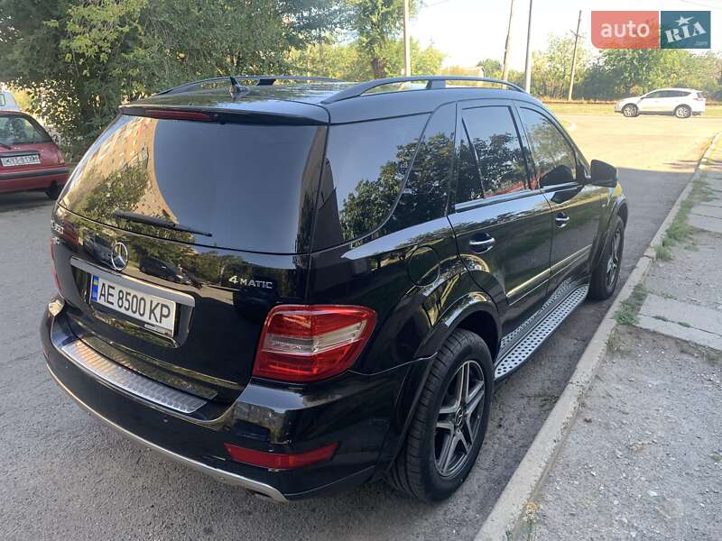 Внедорожник / Кроссовер Mercedes-Benz M-Class 2010 в Кривом Роге