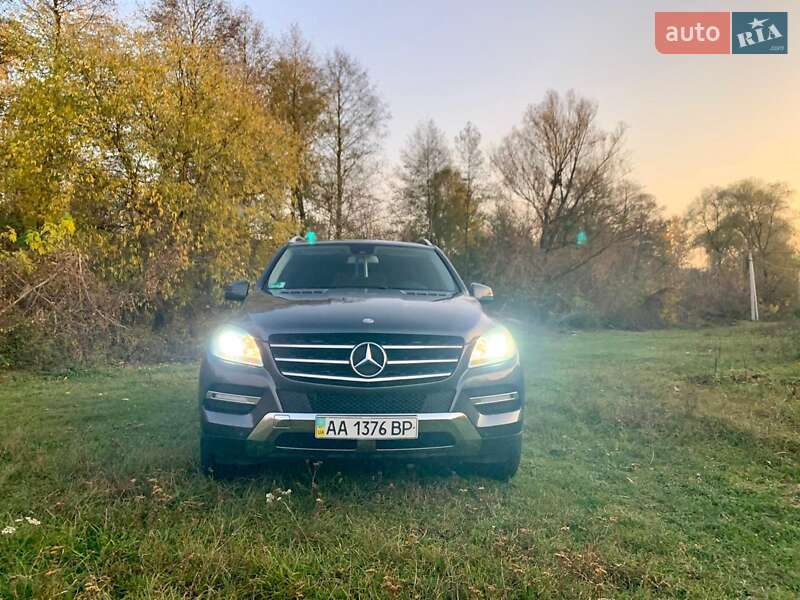 Внедорожник / Кроссовер Mercedes-Benz M-Class 2011 в Киеве