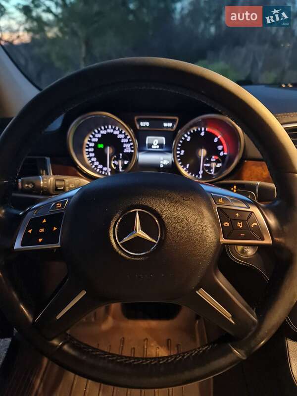 Позашляховик / Кросовер Mercedes-Benz M-Class 2013 в Буську фото 12 Позашляховик / Кросовер Mercedes-Benz M-Class 2013 в Буську
