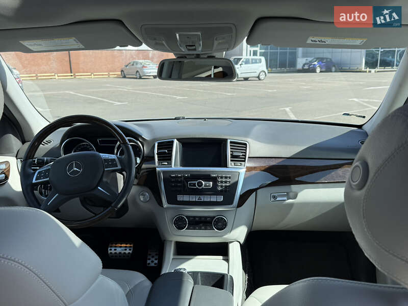 Позашляховик / Кросовер Mercedes-Benz M-Class 2013 в Одесі