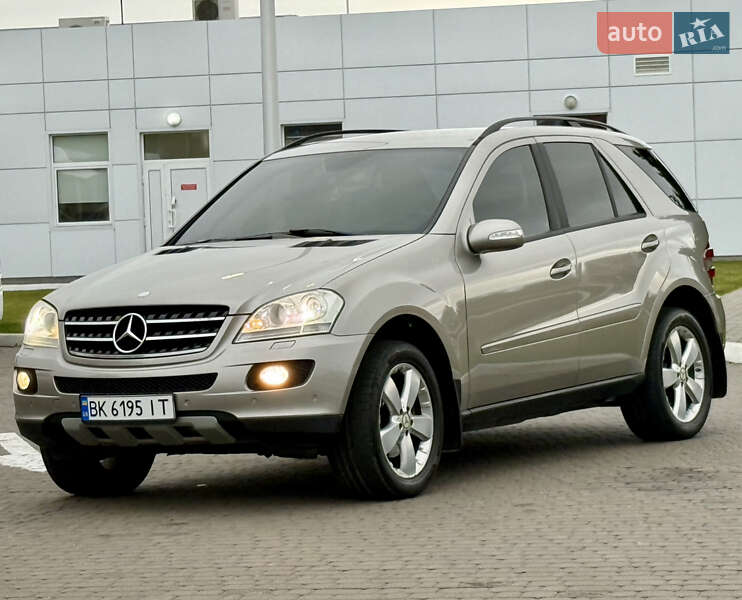 Внедорожник / Кроссовер Mercedes-Benz M-Class 2005 в Ровно