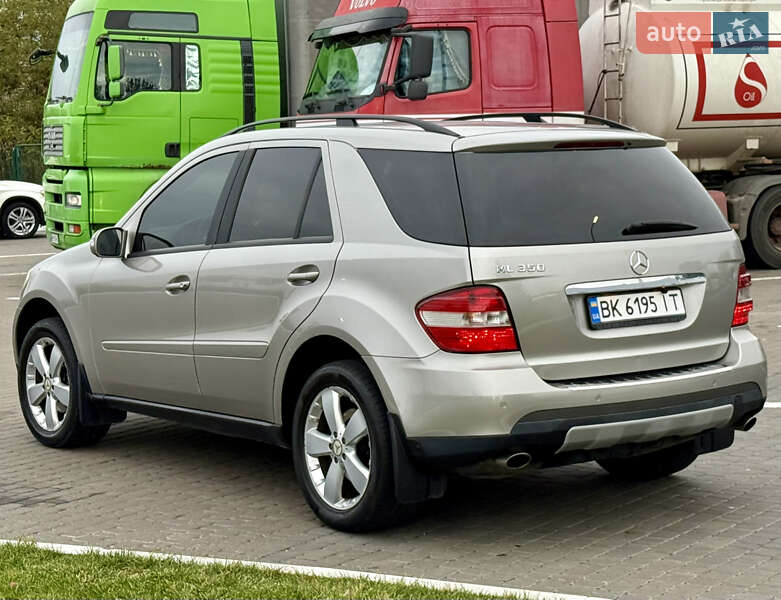 Внедорожник / Кроссовер Mercedes-Benz M-Class 2005 в Ровно