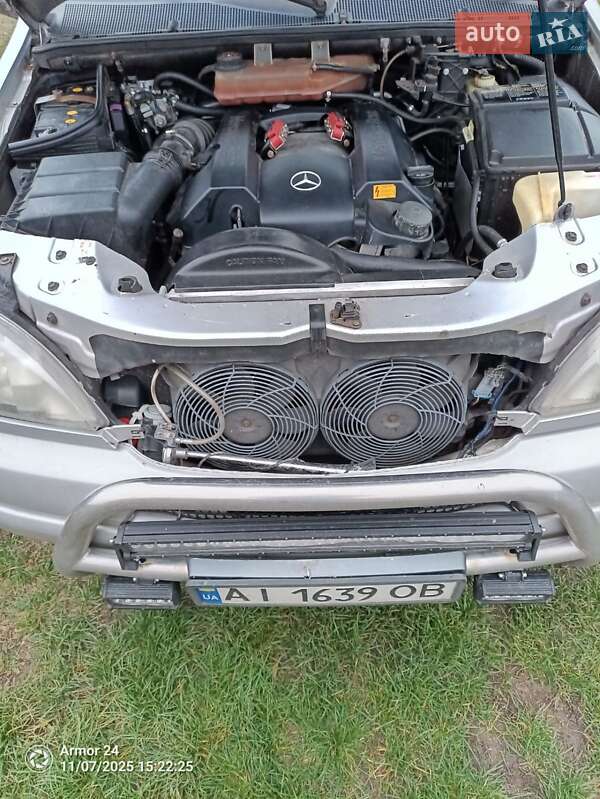 Внедорожник / Кроссовер Mercedes-Benz M-Class 1998 в Киеве