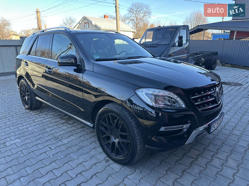 Внедорожник / Кроссовер Mercedes-Benz M-Class 2013 в Бориславе фото 11 Внедорожник / Кроссовер Mercedes-Benz M-Class 2013 в Бориславе