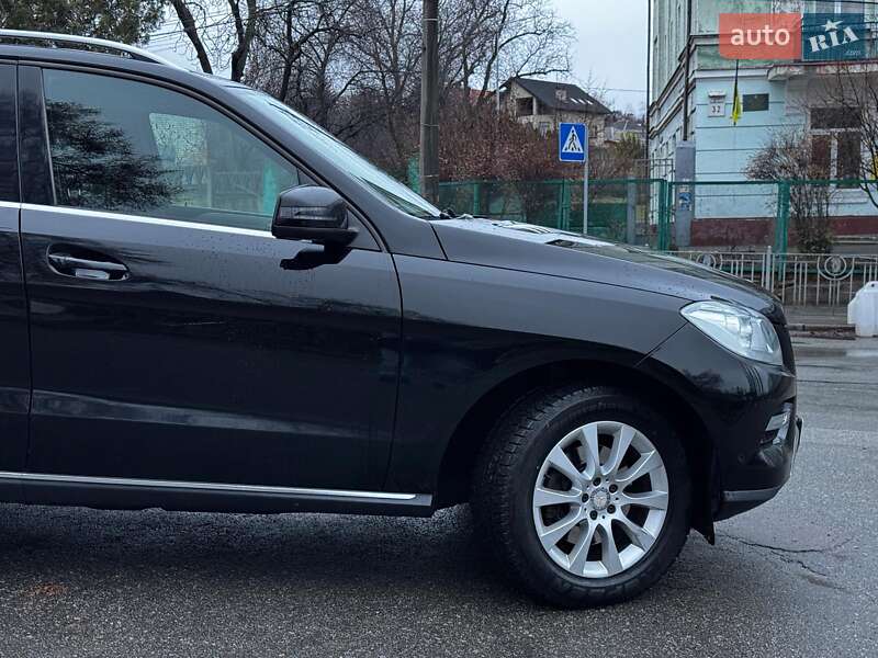 Внедорожник / Кроссовер Mercedes-Benz M-Class 2013 в Киеве