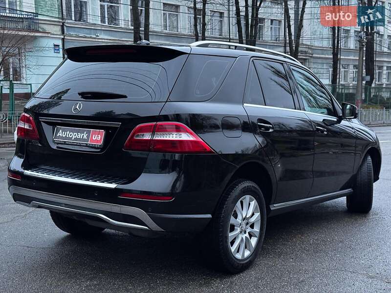 Внедорожник / Кроссовер Mercedes-Benz M-Class 2013 в Киеве