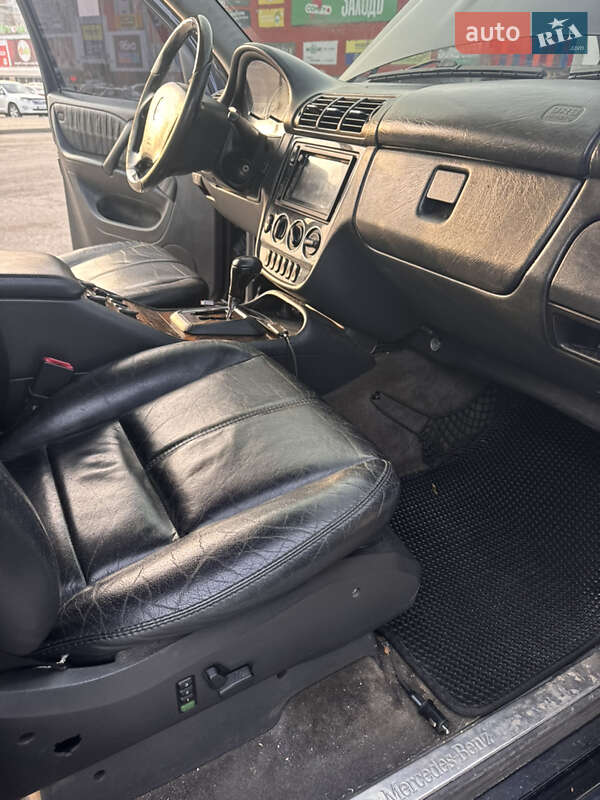 Позашляховик / Кросовер Mercedes-Benz M-Class 2000 в Харкові