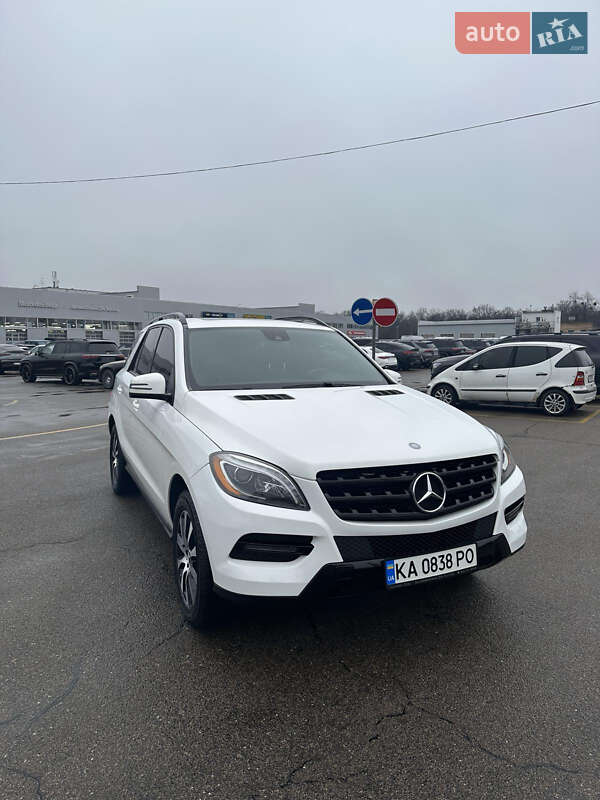 Внедорожник / Кроссовер Mercedes-Benz M-Class 2015 в Киеве