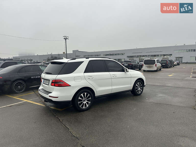 Внедорожник / Кроссовер Mercedes-Benz M-Class 2015 в Киеве