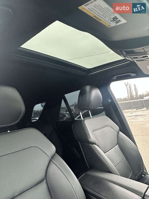 Внедорожник / Кроссовер Mercedes-Benz M-Class 2015 в Киеве