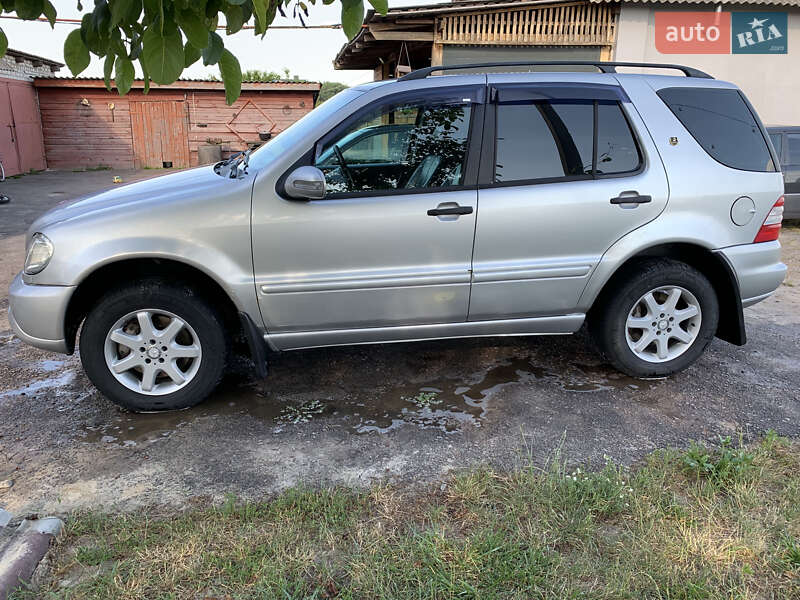 Позашляховик / Кросовер Mercedes-Benz M-Class 2002 в Рівному