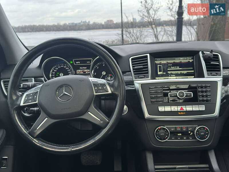 Внедорожник / Кроссовер Mercedes-Benz M-Class 2013 в Киеве