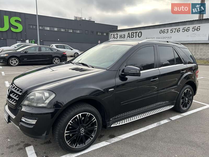 Mercedes-Benz M-Class 2011