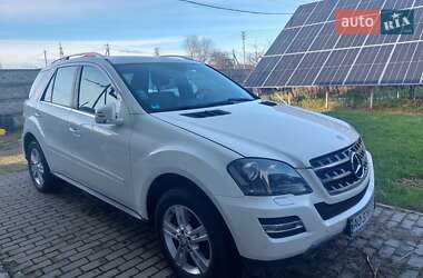 Внедорожник / Кроссовер Mercedes-Benz M-Class 2010 в Ужгороде