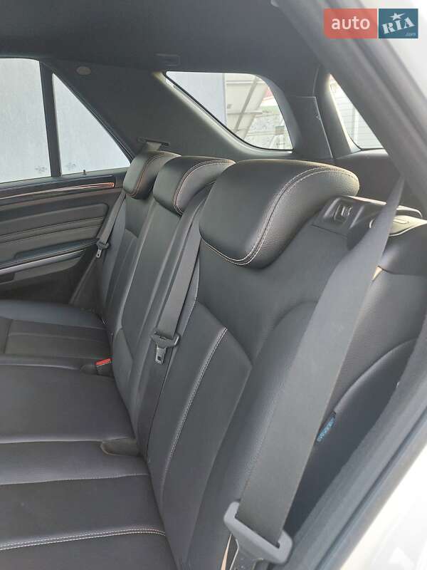 Позашляховик / Кросовер Mercedes-Benz M-Class 2010 в Ужгороді