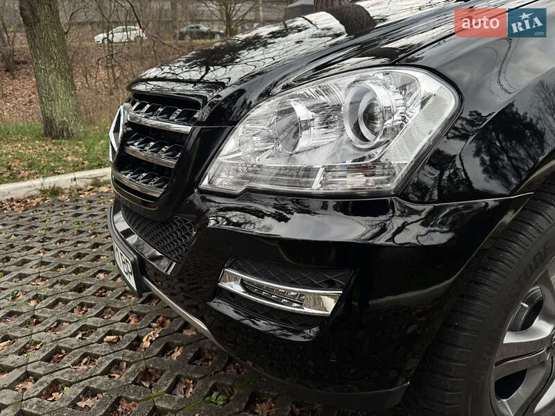 Внедорожник / Кроссовер Mercedes-Benz M-Class 2008 в Буче