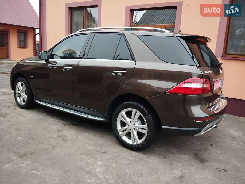 Внедорожник / Кроссовер Mercedes-Benz M-Class 2012 в Дубно