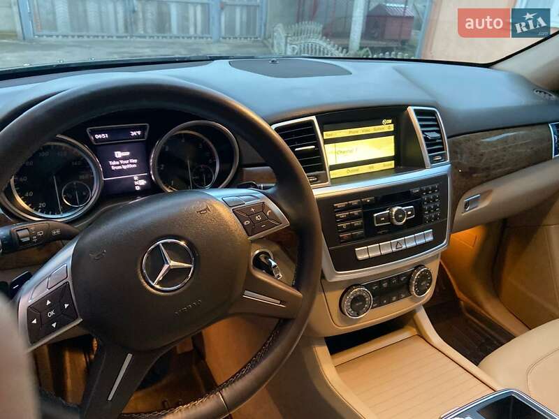 Внедорожник / Кроссовер Mercedes-Benz M-Class 2012 в Дубно