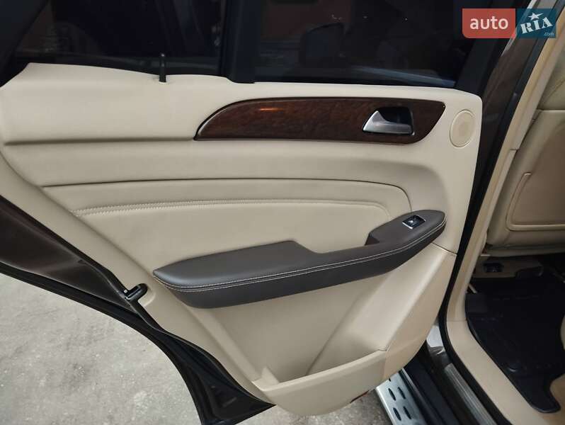 Внедорожник / Кроссовер Mercedes-Benz M-Class 2012 в Дубно