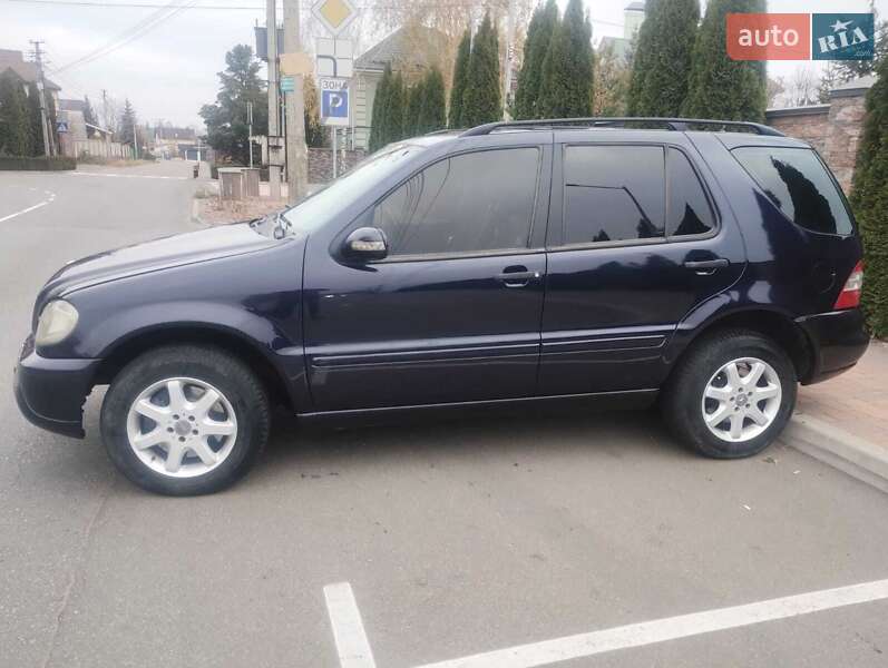 Mercedes-Benz M-Class 2001