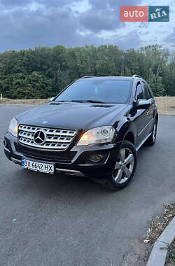 Позашляховик / Кросовер Mercedes-Benz M-Class 2010 в Хмельницькому