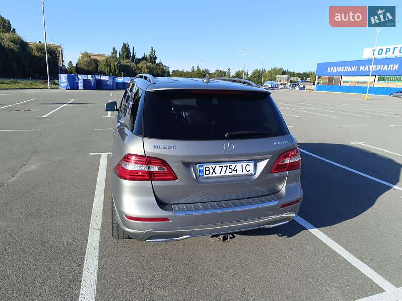 Внедорожник / Кроссовер Mercedes-Benz M-Class 2015 в Каменец-Подольском